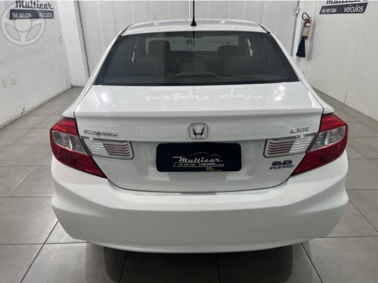 HONDA - CIVIC 2.0 LXR 16V FLEX 4P AUTOMÁTICO - 2014/2014 - BRANCA - R$ 72.900,00