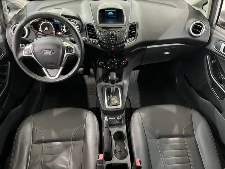 FORD - FIESTA 1.6 TITANIUM HATCH 16V FLEX 4P AUTOMÁTICO - 2014/2015 - PRATA - R$ 48.900,00