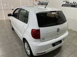 VOLKSWAGEN - FOX 1.0 MI 8V FLEX 4P MANUAL - 2013/2013 - BRANCA - R$ 36.500,00