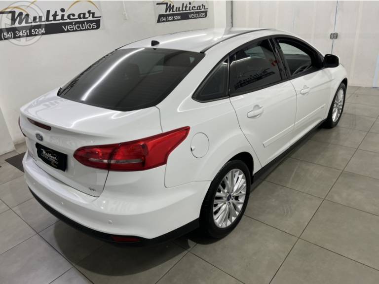 FORD - FOCUS 2.0 SE SEDAN 16V FLEX 4P AUTOMÁTICO - 2017/2017 - BRANCA - R$ 64.900,00