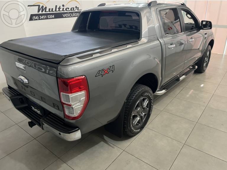 FORD - RANGER 3.2 LIMITED 4X4 CD 20V DIESEL 4P AUTOMÁTICO - 2015/2015 - CINZA - R$ 115.000,00