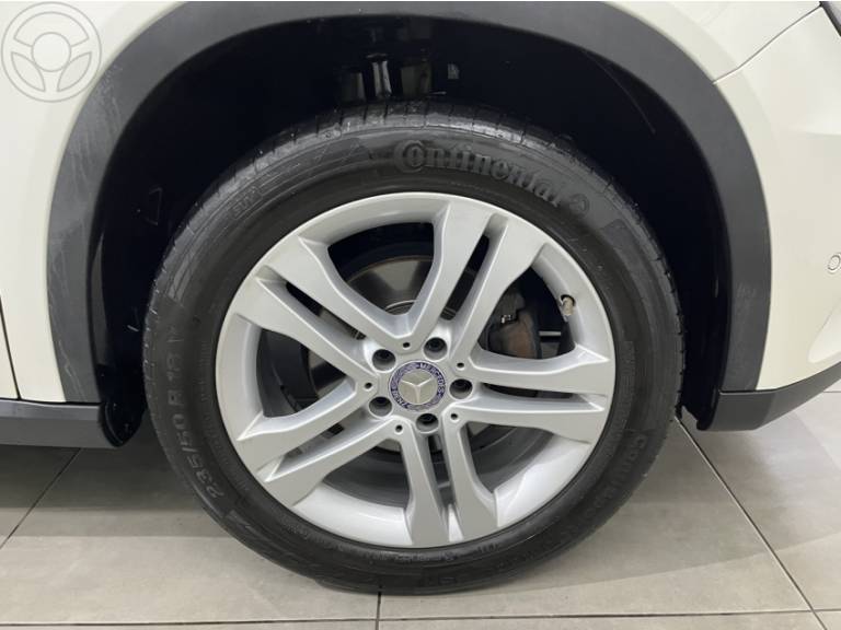 MERCEDES-BENZ - GLA 200 1.6 CGI ADVANCE 16V TURBO FLEX 4P AUTOMÁTICO - 2015/2015 - BRANCA - R$ 109.900,00