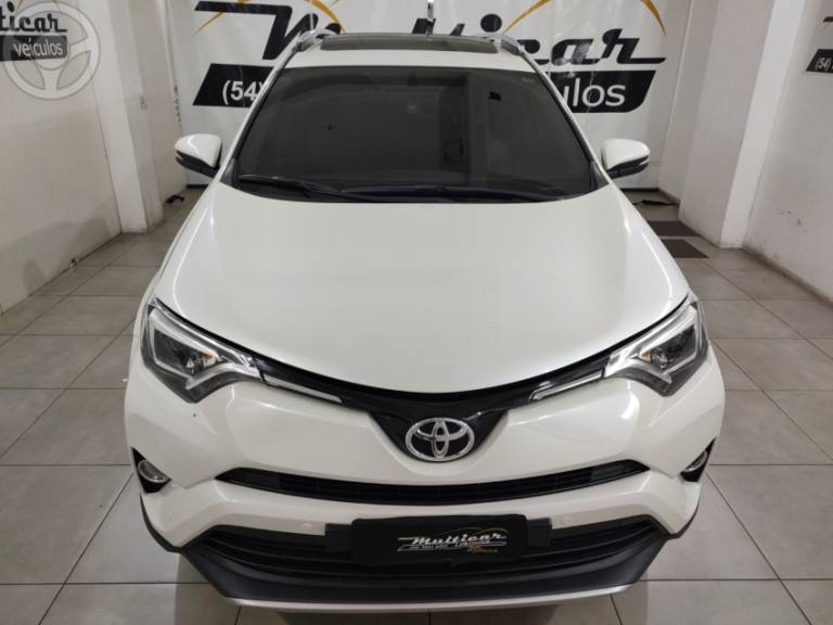 TOYOTA - RAV4 2.0 TOP 4X2 16V 4P AUTOMÁTICO - 2018/2018 - BRANCA - R$ 119.900,00