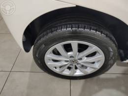 VOLKSWAGEN - FOX 1.6 MI ROCK IN RIO 8V FLEX 4P MANUAL - 2013/2014 - BRANCA - R$ 45.500,00