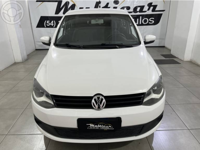 VOLKSWAGEN - FOX 1.0 MI 8V FLEX 4P MANUAL - 2013/2013 - BRANCA - R$ 36.500,00