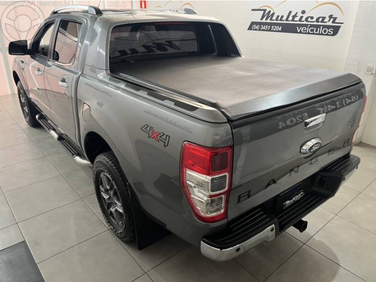 FORD - RANGER 3.2 LIMITED 4X4 CD 20V DIESEL 4P AUTOMÁTICO - 2015/2015 - CINZA - R$ 115.000,00