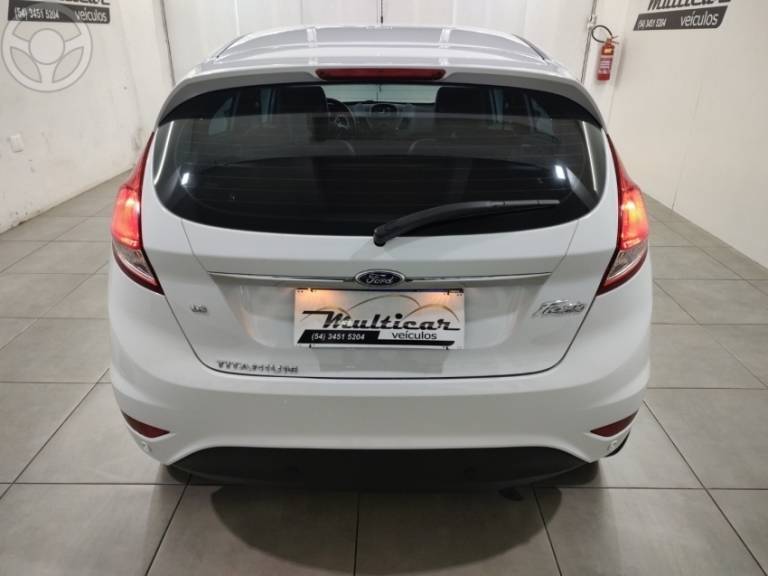 FORD - FIESTA 1.6 TITANIUM HATCH 16V FLEX 4P AUTOMÁTICO - 2014/2014 - BRANCA - R$ 45.900,00