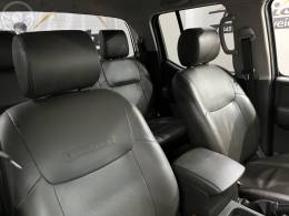 NISSAN - FRONTIER 2.5 SL 4X4 CD TURBO ELETRONIC DIESEL 4P AUTOMÁTICO - 2014/2015 - PRETA - R$ 106.900,00