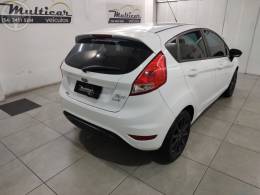 FORD - FIESTA 1.0 SEL ECOBOOST GTDI 12V 4P AUTOMÁTICO - 2018/2018 - BRANCA - R$ 62.500,00