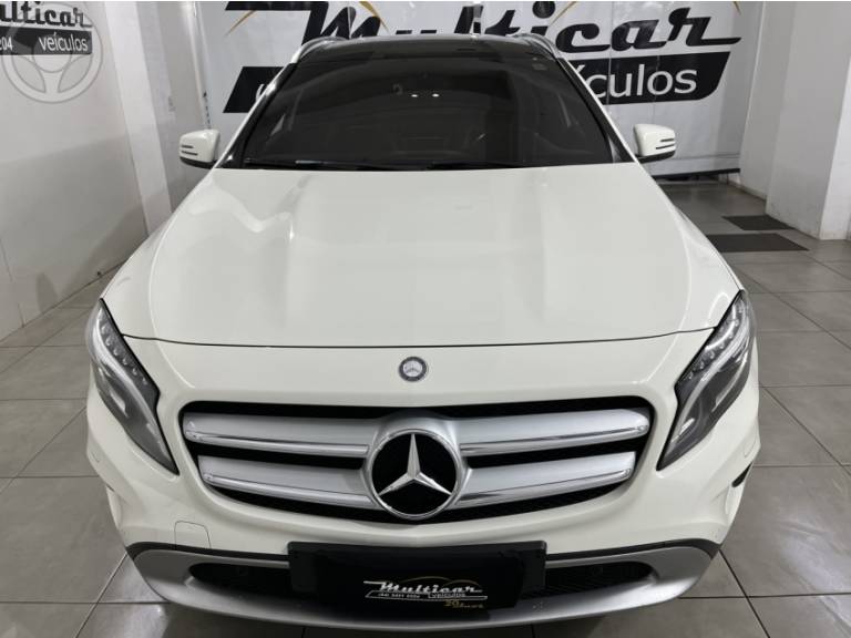 MERCEDES-BENZ - GLA 200 1.6 CGI ADVANCE 16V TURBO FLEX 4P AUTOMÁTICO - 2015/2015 - BRANCA - R$ 109.900,00