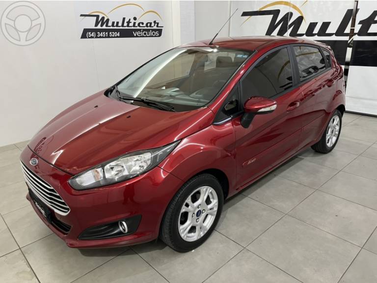 FORD - FIESTA 1.6 SEL HATCH 16V FLEX 4P AUTOMÁTICO - 2016/2017 - BORDO - R$ 54.900,00
