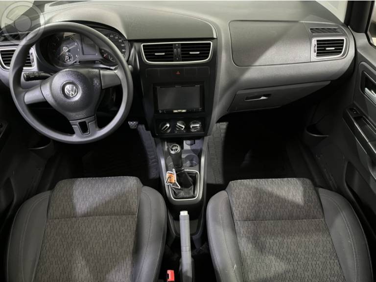 VOLKSWAGEN - FOX 1.0 MI 8V FLEX 4P MANUAL - 2013/2013 - BRANCA - R$ 36.500,00