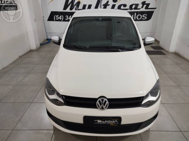 VOLKSWAGEN - FOX 1.6 MI ROCK IN RIO 8V FLEX 4P MANUAL - 2013/2014 - BRANCA - R$ 45.500,00