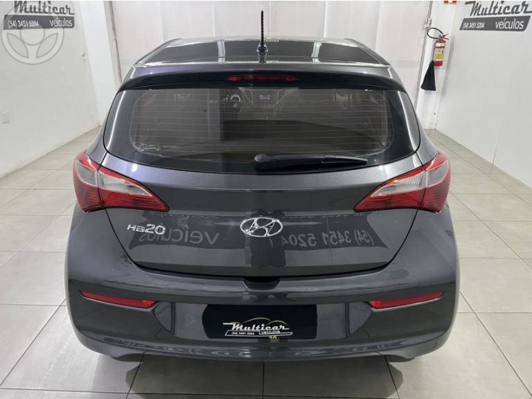 HYUNDAI - HB20 1.0 COMFORT PLUS 12V FLEX 4P MANUAL - 2017/2017 - CINZA - R$ 49.900,00