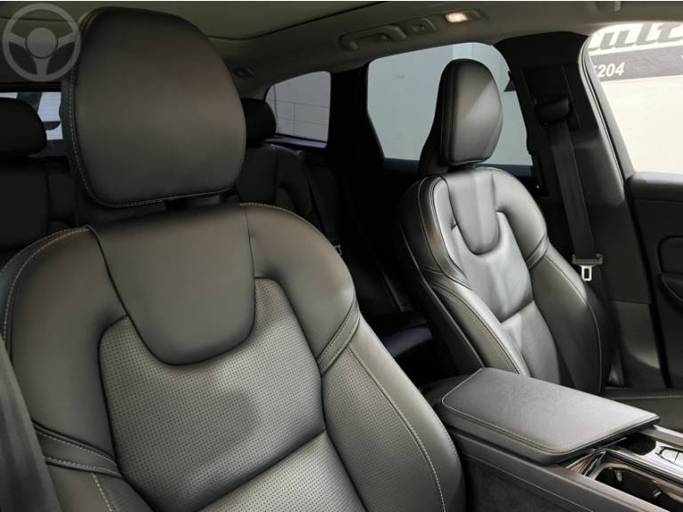 VOLVO - XC60 2.0 T8 ULTIMATE AWD HIBRIDO 4P AUTOMÁTICO - 2022/2023 - PRATA - R$ 329.900,00