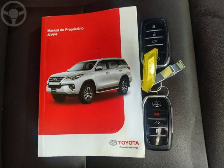 TOYOTA - HILUX SW4 2.8 SRX 4X4 7 LUGARES 16V TURBO INTERCOOLER DIESEL 4P AUTOMÁTICO - 2018/2018 - PRETA - R$ 239.000,00