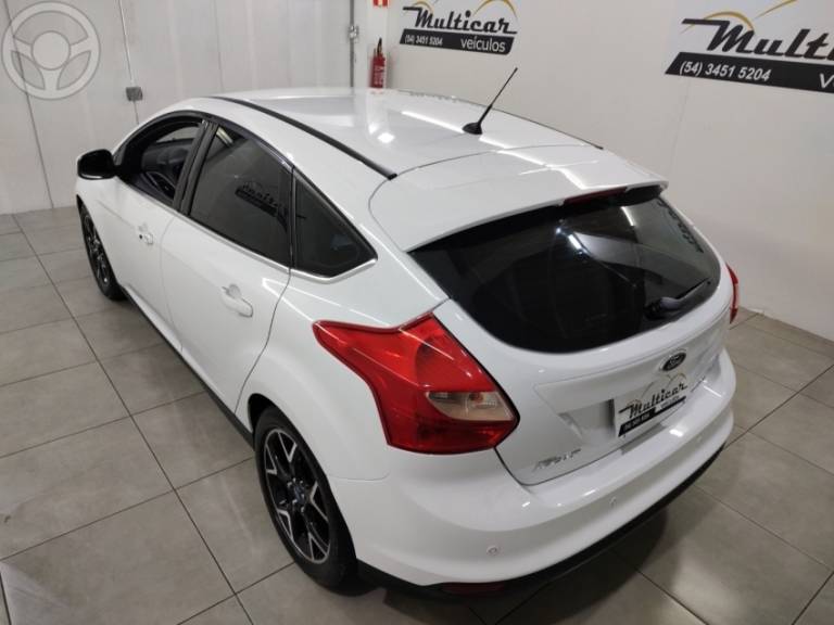 FORD - FOCUS 2.0 TITANIUM HATCH 16V FLEX 4P AUTOMÁTICO - 2015/2015 - BRANCA - R$ 56.900,00