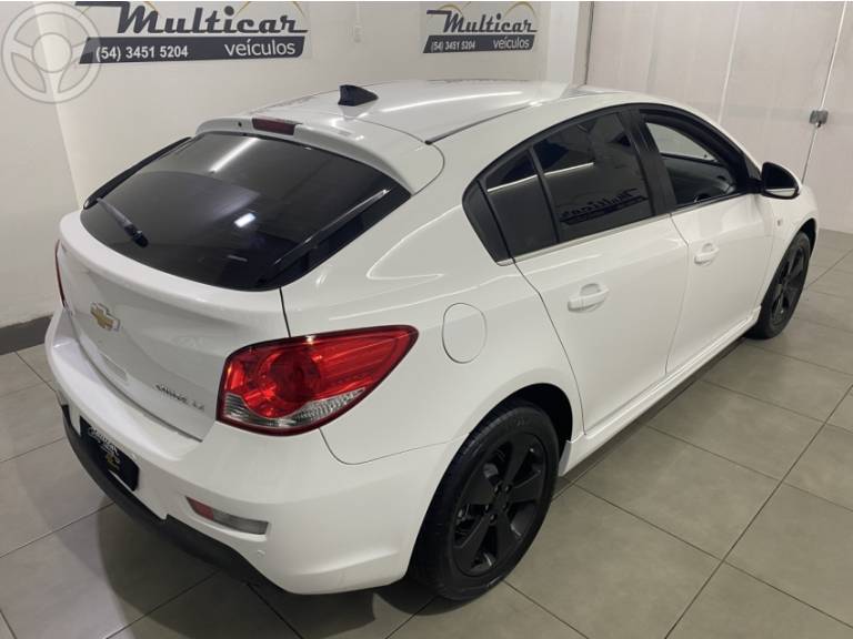 CHEVROLET - CRUZE 1.8 LT SPORT6 16V FLEX 4P MANUAL - 2014/2014 - BRANCA - R$ 59.900,00
