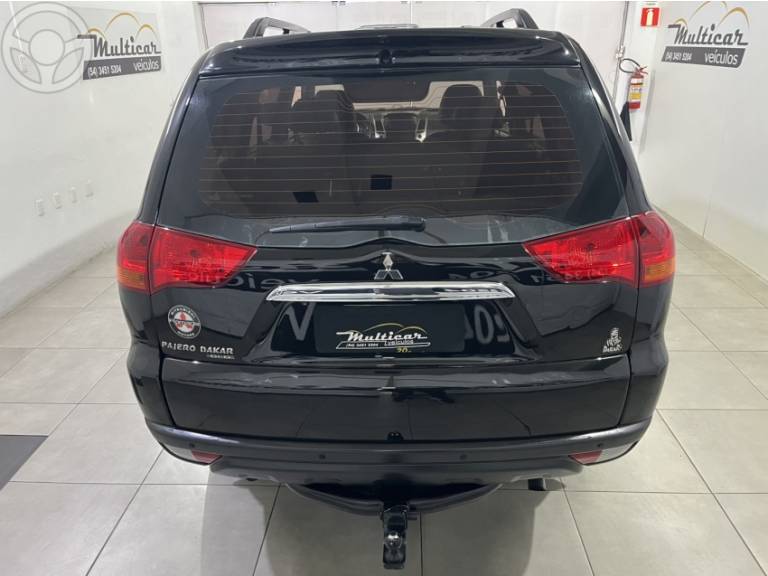 MITSUBISHI - PAJERO DAKAR 3.2 HPE 4X4 7 LUGARES 16V TURBO INTERCOOLER DIESEL 4P AUTOMÁTICO - 2011/2012 - PRETA - R$ 103.900,00