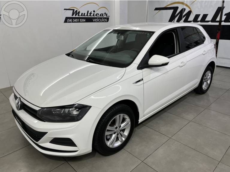 VOLKSWAGEN - POLO 1.6 MSI TOTAL FLEX MANUAL - 2018/2019 - BRANCA - R$ 68.900,00