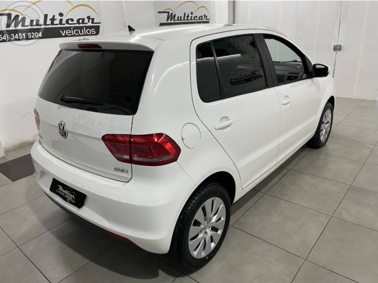 VOLKSWAGEN - FOX 1.6 MSI TRENDLINE 8V FLEX 4P MANUAL - 2016/2016 - BRANCA - R$ 50.900,00