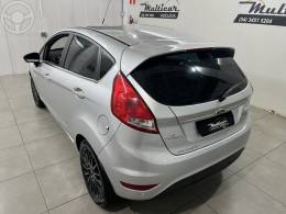 FORD - FIESTA 1.6 TITANIUM HATCH 16V FLEX 4P AUTOMÁTICO - 2014/2015 - PRATA - R$ 48.900,00
