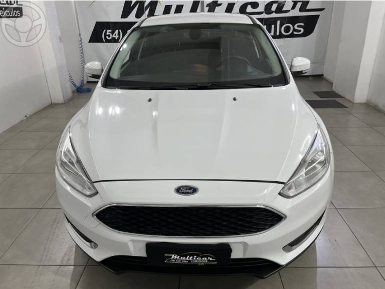 FORD - FOCUS 2.0 SE SEDAN 16V FLEX 4P AUTOMÁTICO - 2017/2017 - BRANCA - R$ 64.900,00