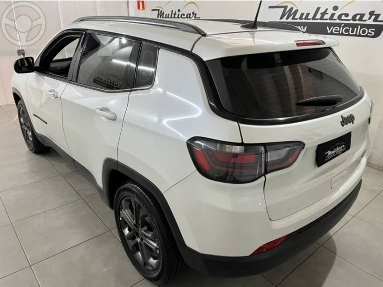 JEEP - COMPASS 1.3 LONGITUDE T270 16V TURBO FLEX 4P AUTOMÁTICO - 2021/2022 - BRANCA - R$ 134.900,00