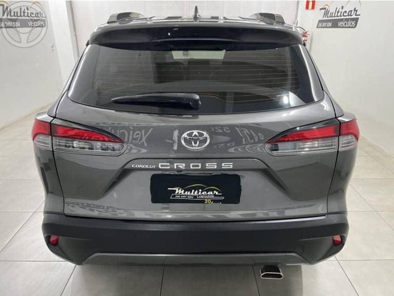 TOYOTA - COROLLA 2.0 CROSS XRE 16V FLEX 4P AUTOMÁTICO - 2021/2022 - CINZA - R$ 139.500,00