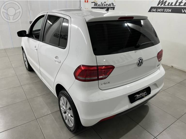 VOLKSWAGEN - FOX 1.6 MSI TRENDLINE 8V FLEX 4P MANUAL - 2016/2016 - BRANCA - R$ 50.900,00