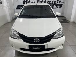 TOYOTA - ETIOS 1.3 X 16V FLEX 4P MANUAL - 2016/2017 - BRANCA - R$ 51.900,00
