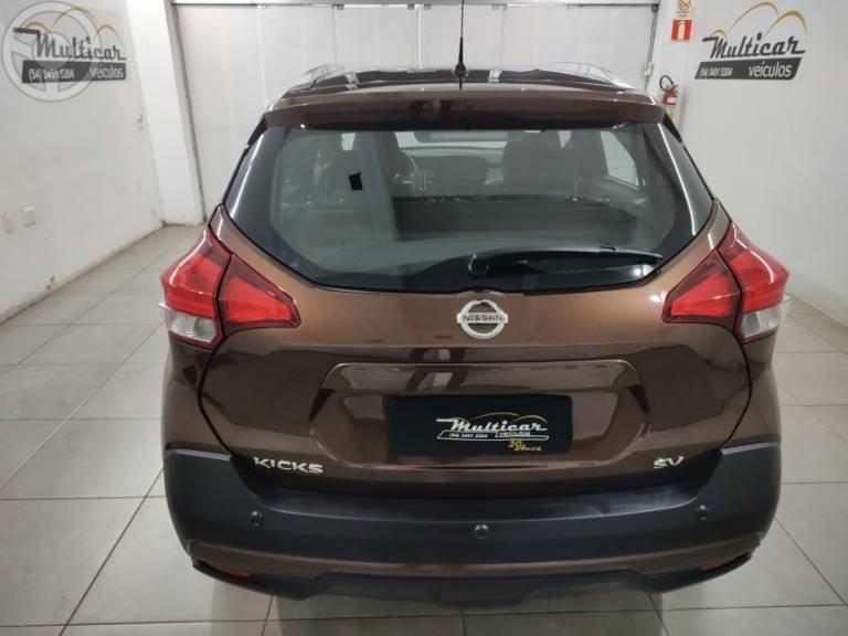 NISSAN - KICKS 1.6 16V FLEX SV 4P XTRONIC - 2018/2019 - MARROM - R$ 84.900,00