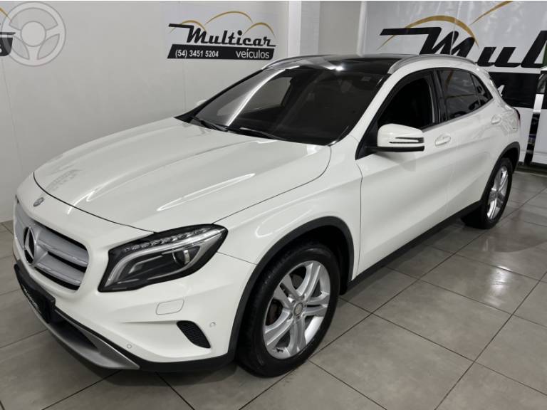 MERCEDES-BENZ - GLA 200 1.6 CGI ADVANCE 16V TURBO FLEX 4P AUTOMÁTICO - 2015/2015 - BRANCA - R$ 109.900,00