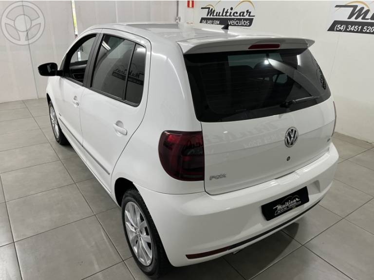 VOLKSWAGEN - FOX 1.6 MI PRIME 8V FLEX 4P MANUAL - 2012/2013 - BRANCA - R$ 42.500,00