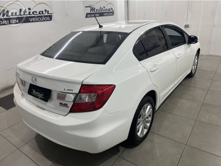 HONDA - CIVIC 2.0 LXR 16V FLEX 4P AUTOMÁTICO - 2014/2014 - BRANCA - R$ 72.900,00