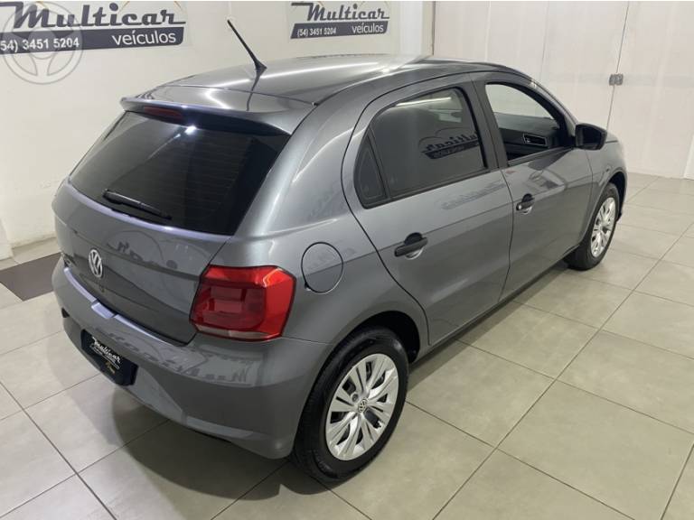 VOLKSWAGEN - GOL 1.6 MSI 8V TOTALFLEX 4P MANUAL - 2021/2022 - CINZA - R$ 59.900,00