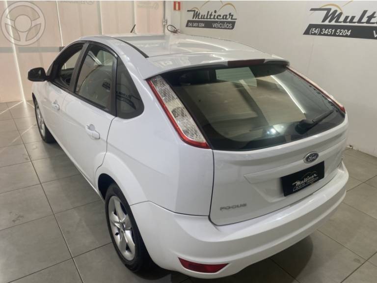 FORD - FOCUS 2.0 GLX 16V FLEX 4P AUTOMÁTICO - 2013/2013 - BRANCA - R$ 48.000,00