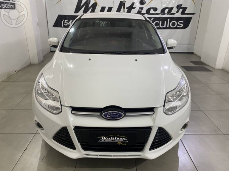 FORD - FOCUS 2.0 TITANIUM SEDAN 16V FLEX 4P AUTOMÁTICO - 2014/2014 - BRANCA - R$ 58.000,00