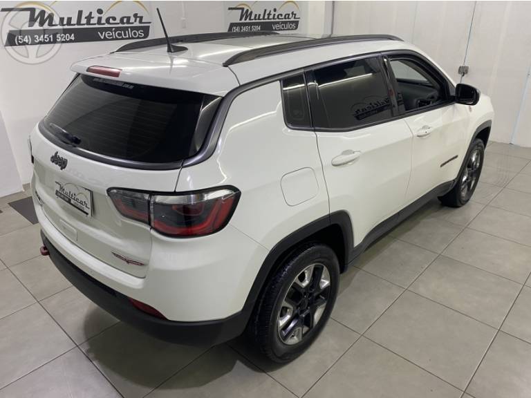 JEEP - COMPASS 2.0 16V DIESEL TRAILHAWK 4X4 AUTOMÁTICO - 2018/2018 - BRANCA - R$ 118.000,00