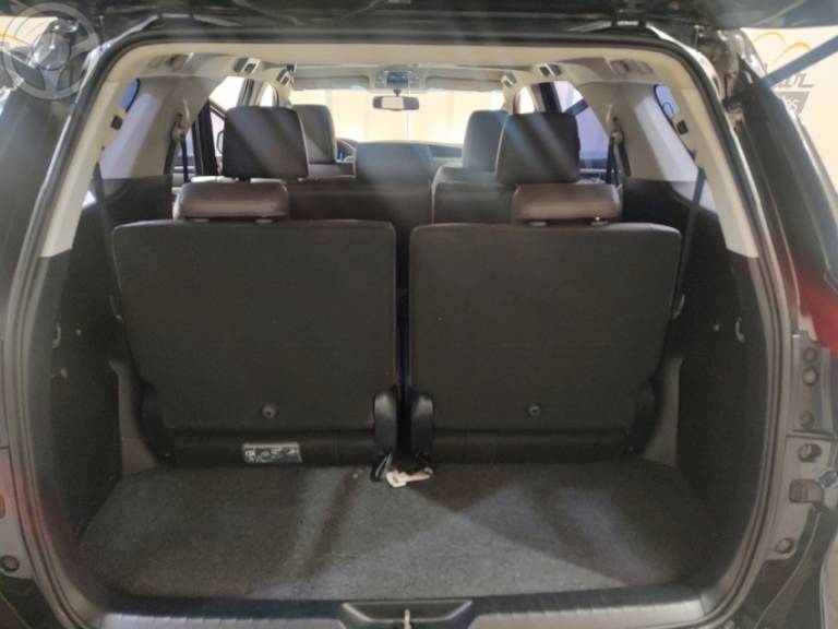 TOYOTA - HILUX SW4 2.8 SRX 4X4 7 LUGARES 16V TURBO INTERCOOLER DIESEL 4P AUTOMÁTICO - 2018/2018 - PRETA - R$ 239.000,00