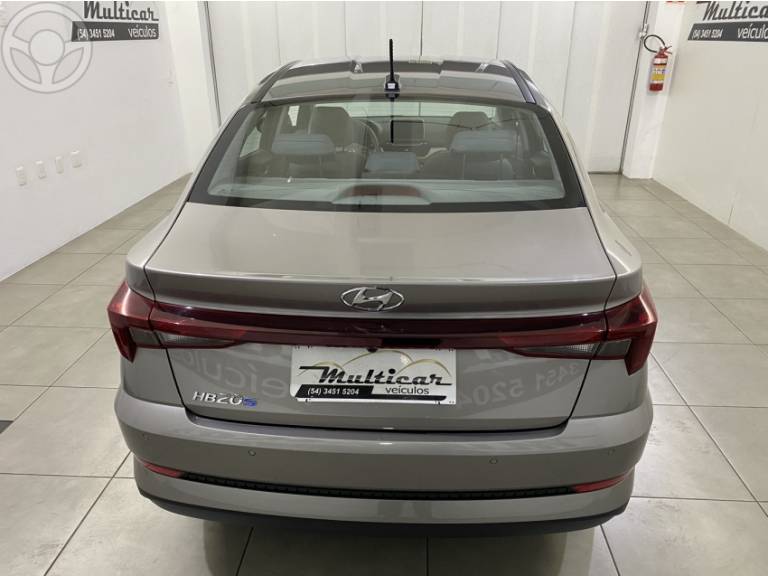 HYUNDAI - HB20S 1.0 LIMITED 12V FLEX 4P MANUAL - 2022/2023 - PRATA - R$ 78.900,00