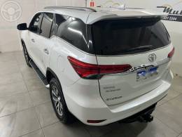 TOYOTA - HILUX SW4 2.8 SRX 4X4 16V TURBO INTERCOOLER DIESEL 4P AUTOMÁTICO - 2017/2017 - BRANCA - R$ 214.000,00