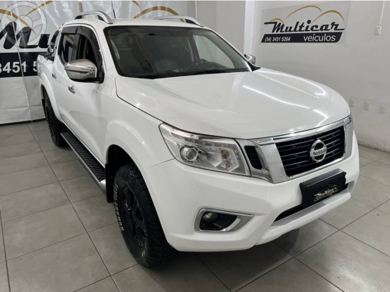 NISSAN - FRONTIER 2.3 LE 4X4 CD BI TURBO DIESEL 4P AUTOMÁTICO - 2017/2017 - BRANCA - R$ 129.900,00