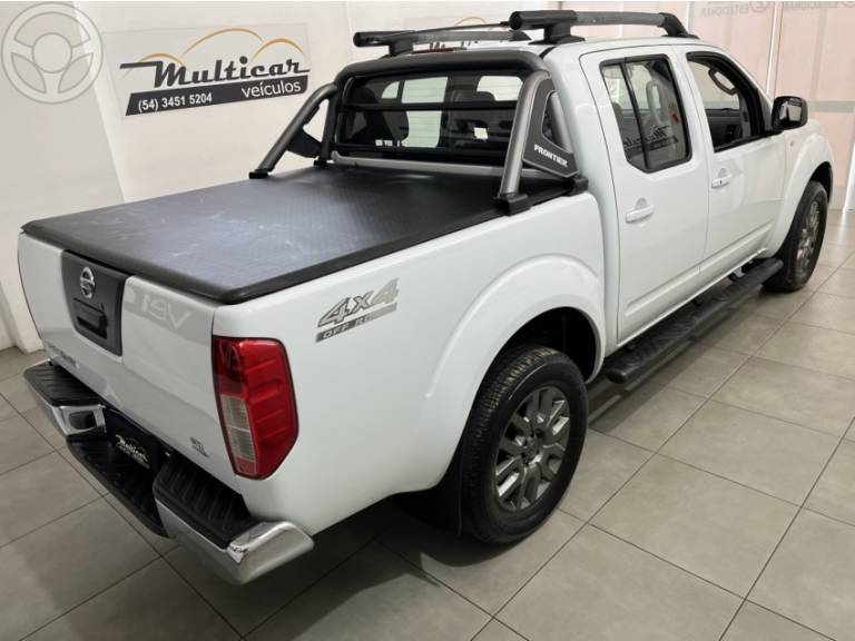 NISSAN - FRONTIER 2.5 SL 4X4 CD TURBO ELETRONIC DIESEL 4P AUTOMÁTICO - 2016/2016 - BRANCA - R$ 113.900,00