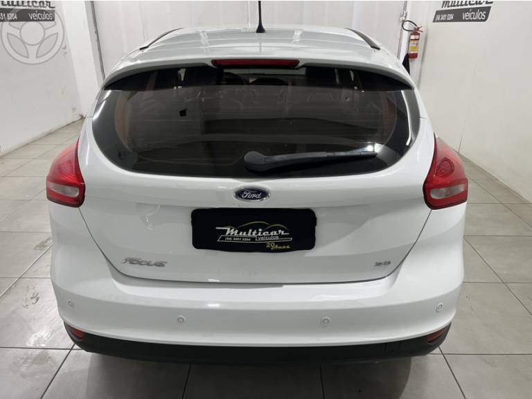FORD - FOCUS 2.0 SE HATCH 16V FLEX 4P AUTO - 2016/2016 - BRANCA - R$ 59.500,00