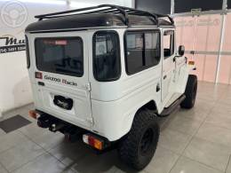 TOYOTA - BANDEIRANTE 4.0 OJ50LV-B 4X4 CHASSI LONGO DIESEL 2P MANUAL - 1991/1991 - BRANCA - R$ 99.000,00
