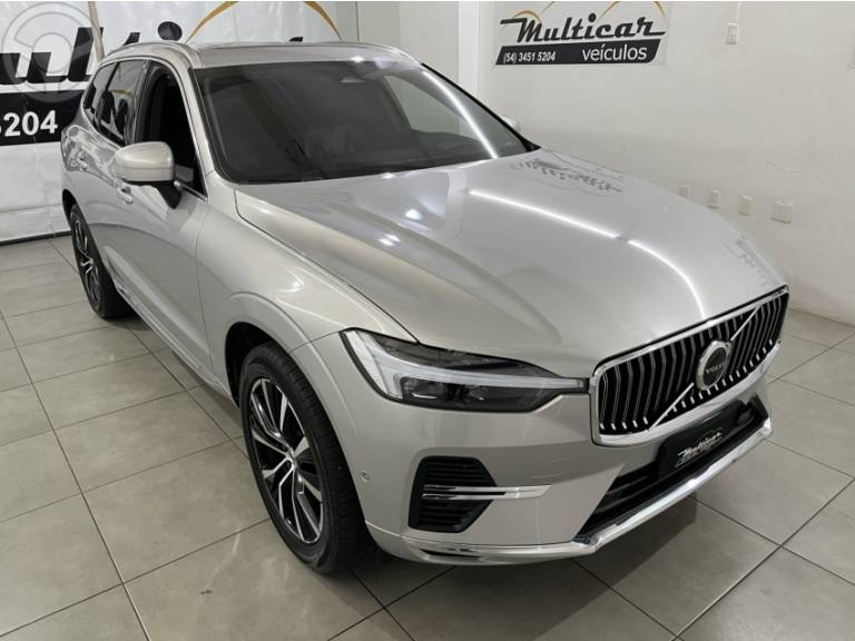 VOLVO - XC60 2.0 T8 ULTIMATE AWD HIBRIDO 4P AUTOMÁTICO - 2022/2023 - PRATA - R$ 329.900,00
