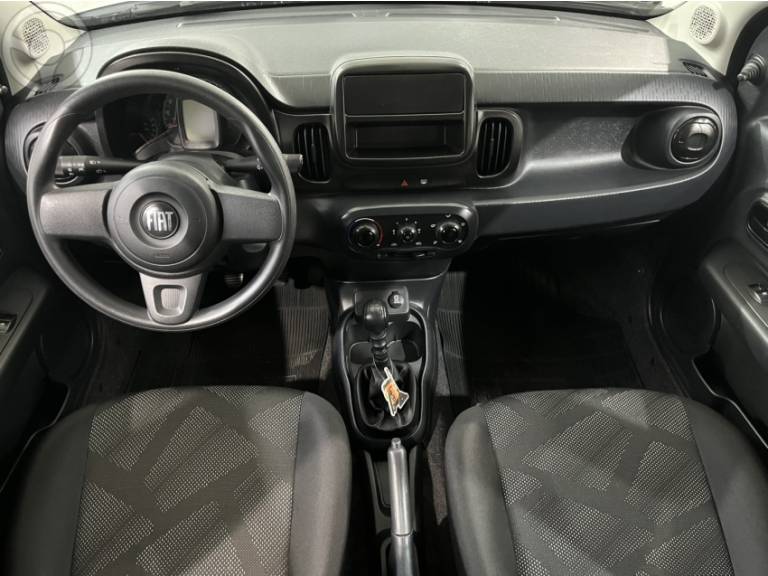 FIAT - MOBI 1.0 8V EVO FLEX LIKE. MANUAL - 2021/2022 - PRATA - R$ 49.900,00