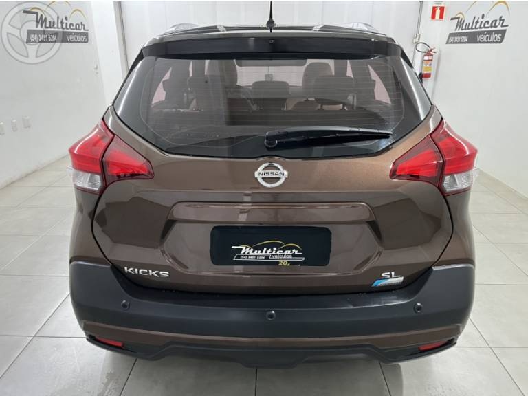 NISSAN - KICKS 1.6 16V FLEX SL 4P XTRONIC - 2018/2018 - MARROM - R$ 84.900,00