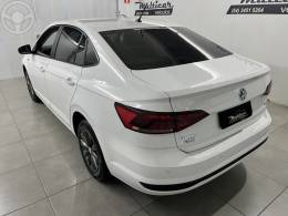 VOLKSWAGEN - VIRTUS 1.6 MSI TOTAL FLEX MANUAL - 2018/2019 - BRANCA - R$ 69.900,00